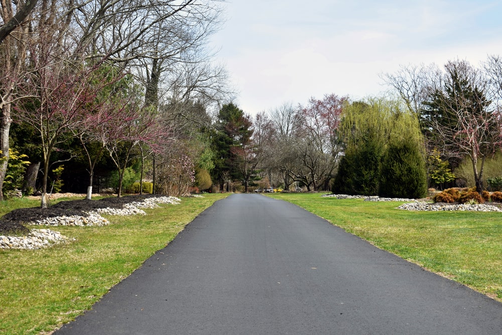 Sealcoated Driveways in Southern Maryland